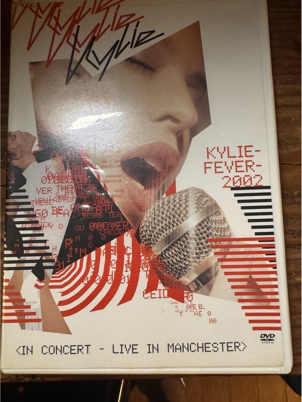 Kylie Minogue - Fever 2002 (Live in Manchester) - DVD In Concert